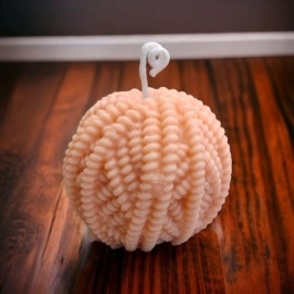 Whimsical Charm: Scented Yarn Ball Candle