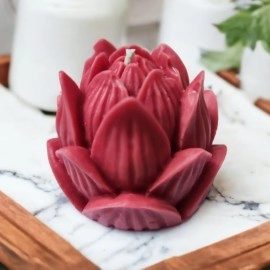 Lotus Blossom Elegance: Scented Candle